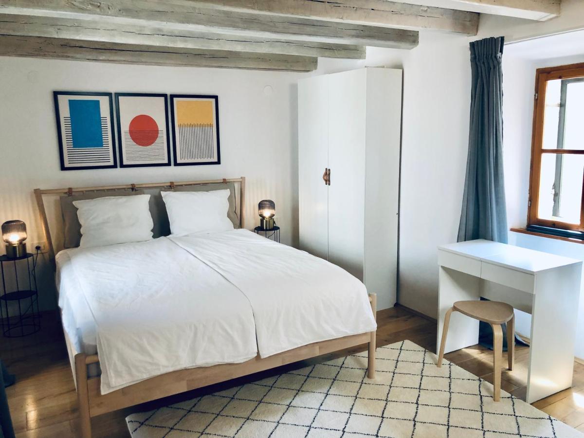 Seayou!***Charming 1-Bedroom Rental Unit In The Old City Center Of Cres Bagian luar foto