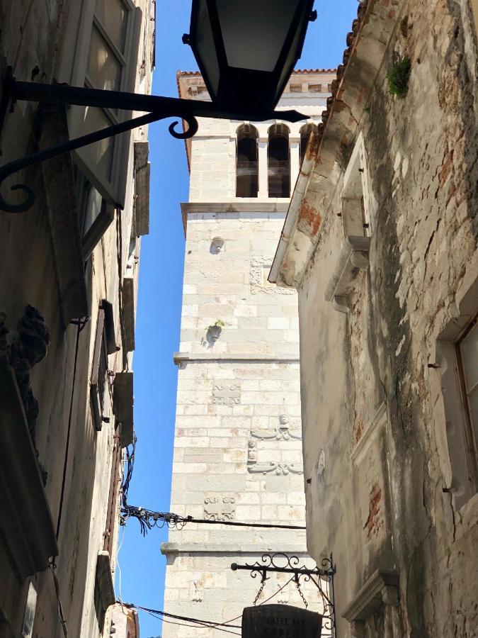 Seayou!***Charming 1-Bedroom Rental Unit In The Old City Center Of Cres Bagian luar foto