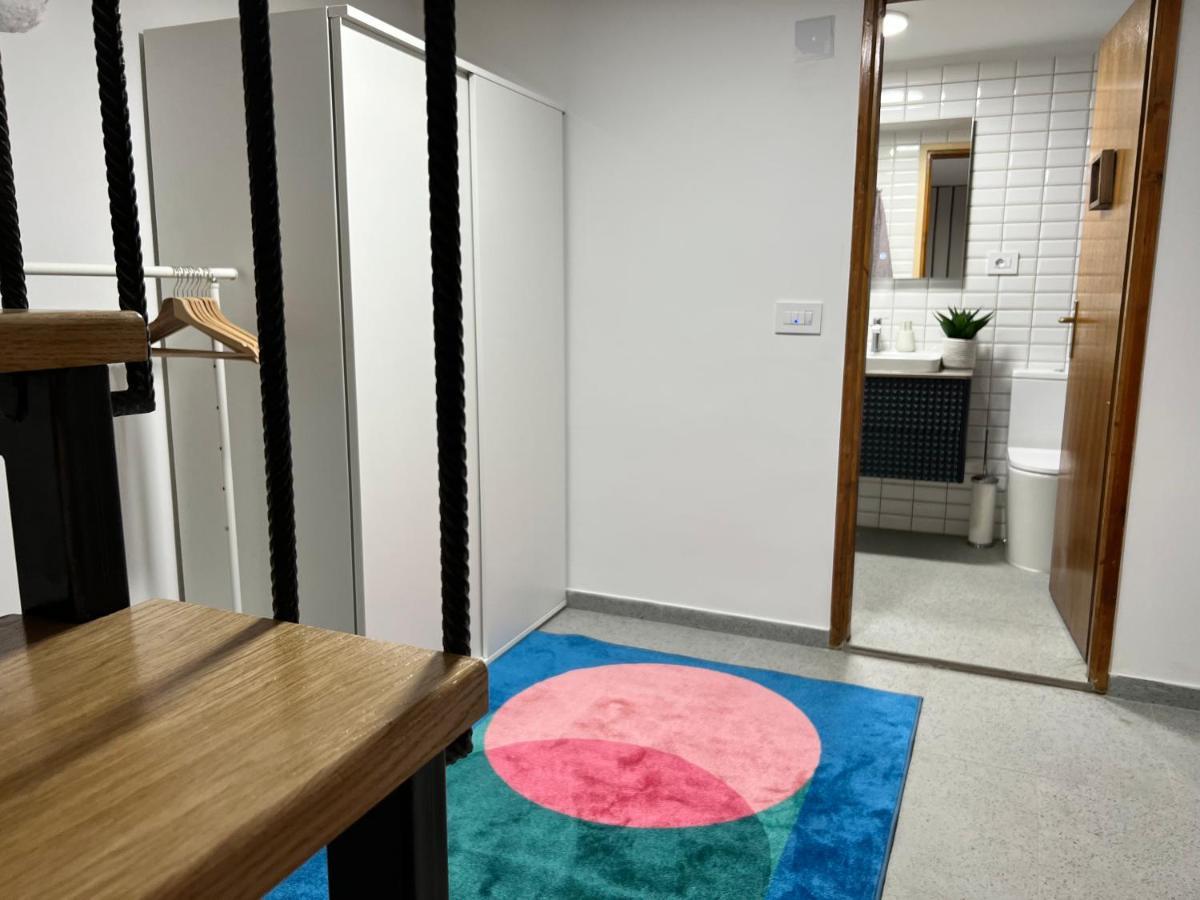 Seayou!***Charming 1-Bedroom Rental Unit In The Old City Center Of Cres Bagian luar foto
