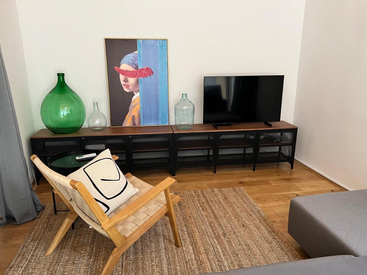 Seayou!***Charming 1-Bedroom Rental Unit In The Old City Center Of Cres Bagian luar foto